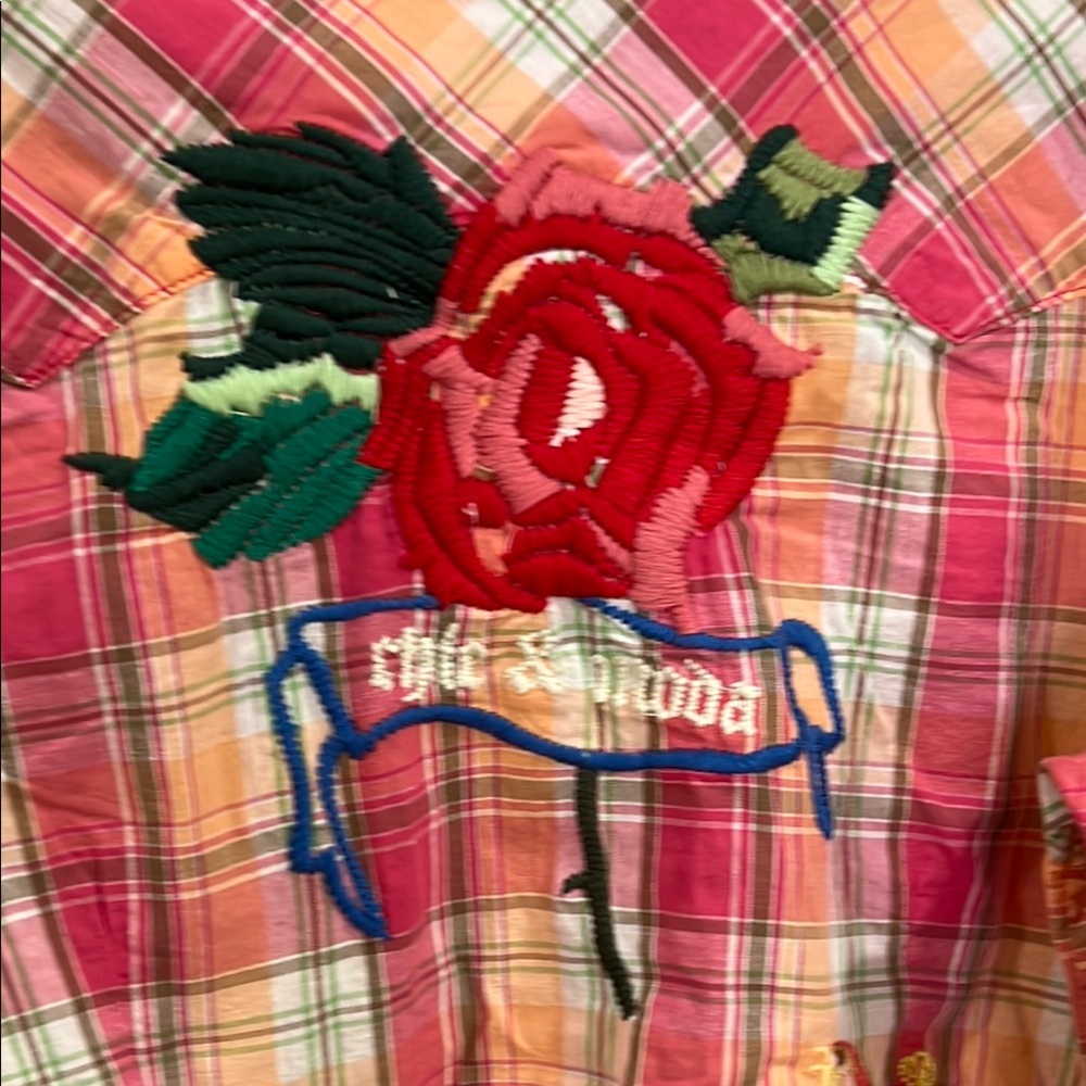 Vigoss Button Down Shirt with Western Flair embroidered flowers size medium - Picture 6 of 8
